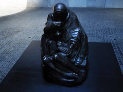 Nueva Guardia, Escultura