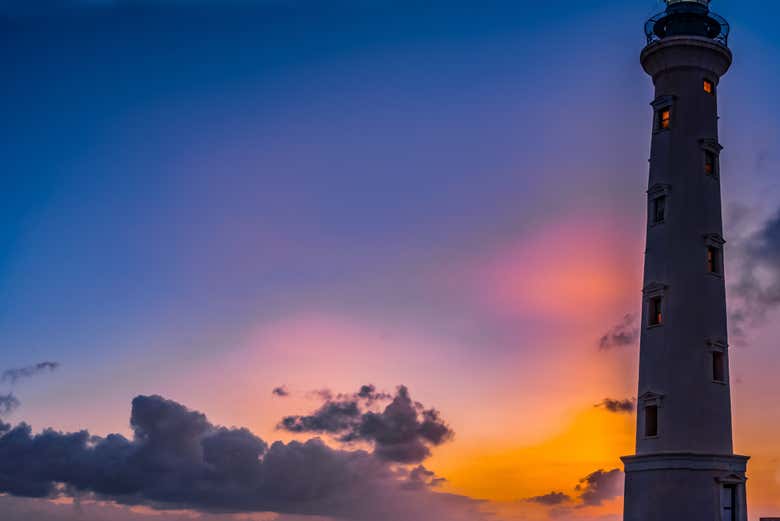 Balade En Catamaran à Aruba Au Coucher De Soleil