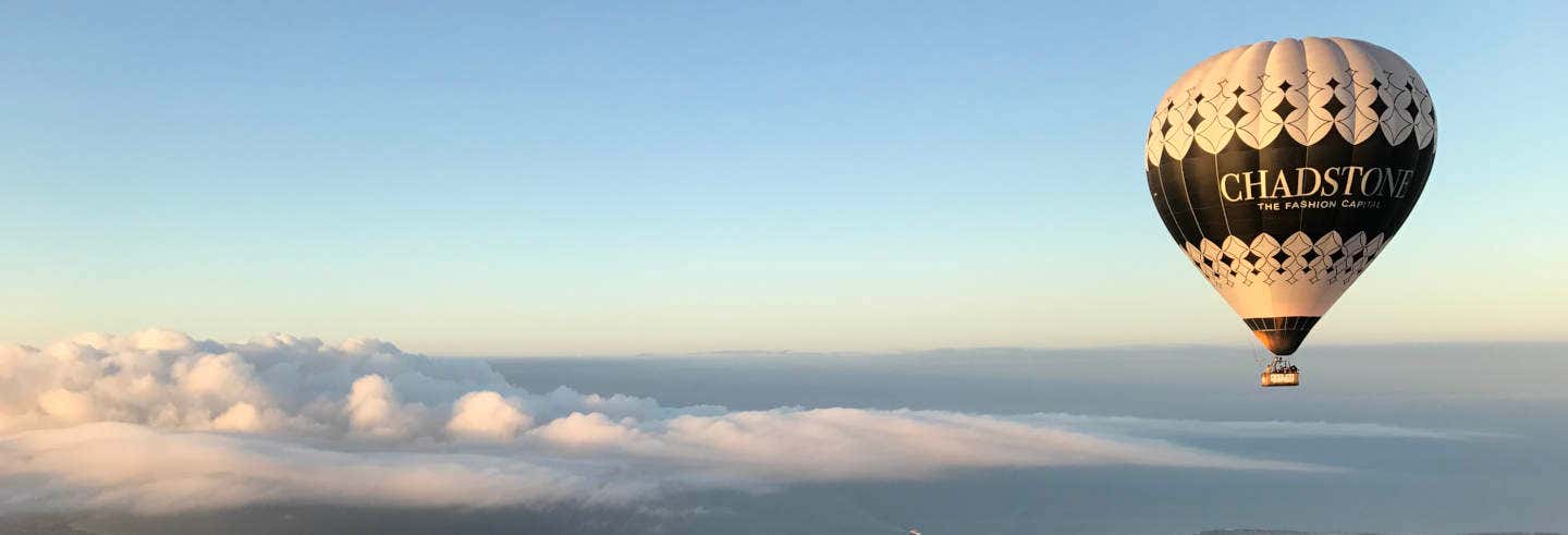 Passeio de balão pela Tasmânia ao amanhecer