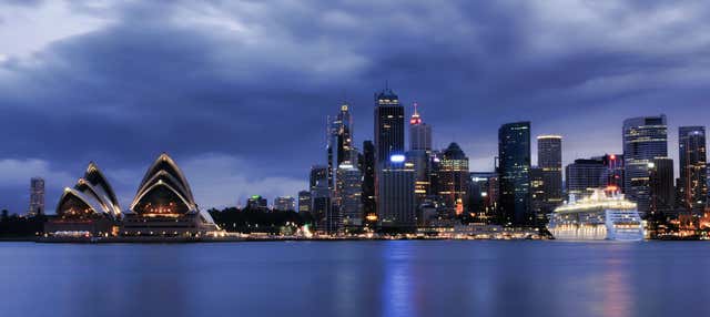 Dinner Cruise and Cabaret Show