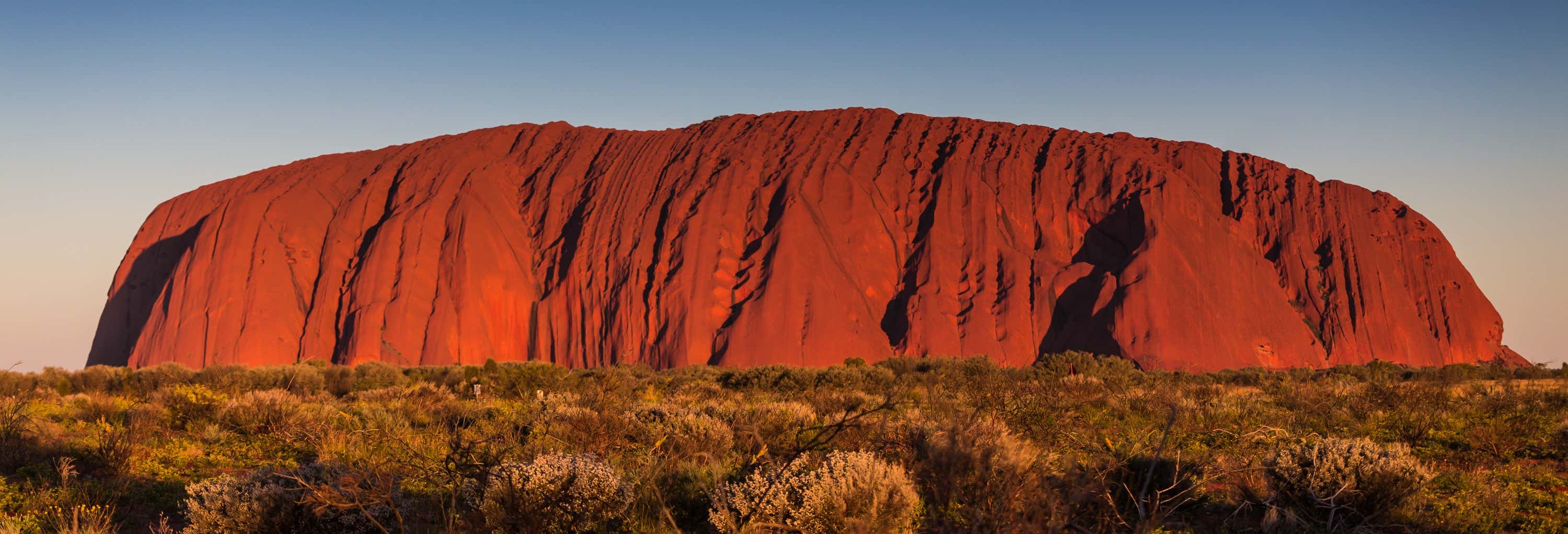 Excursão ao Parque Nacional Uluru-Kata Tjuta ao amanhecer