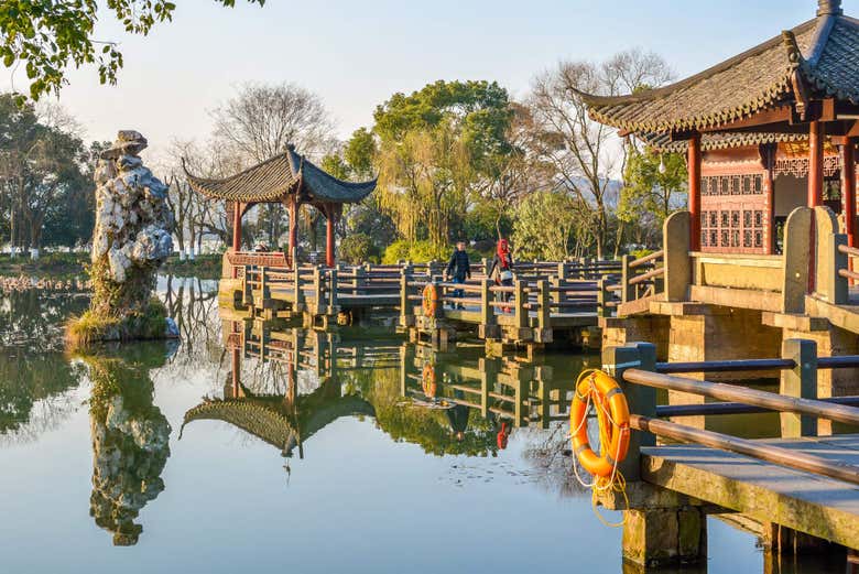 Visita guiada por Hangzhou, Templo Lingyin e Lago do Oeste