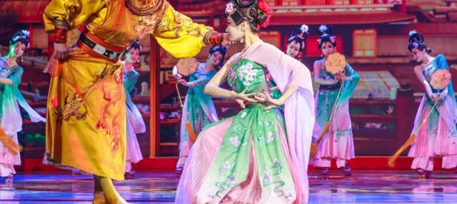 Tangle Palace Dinner & Show