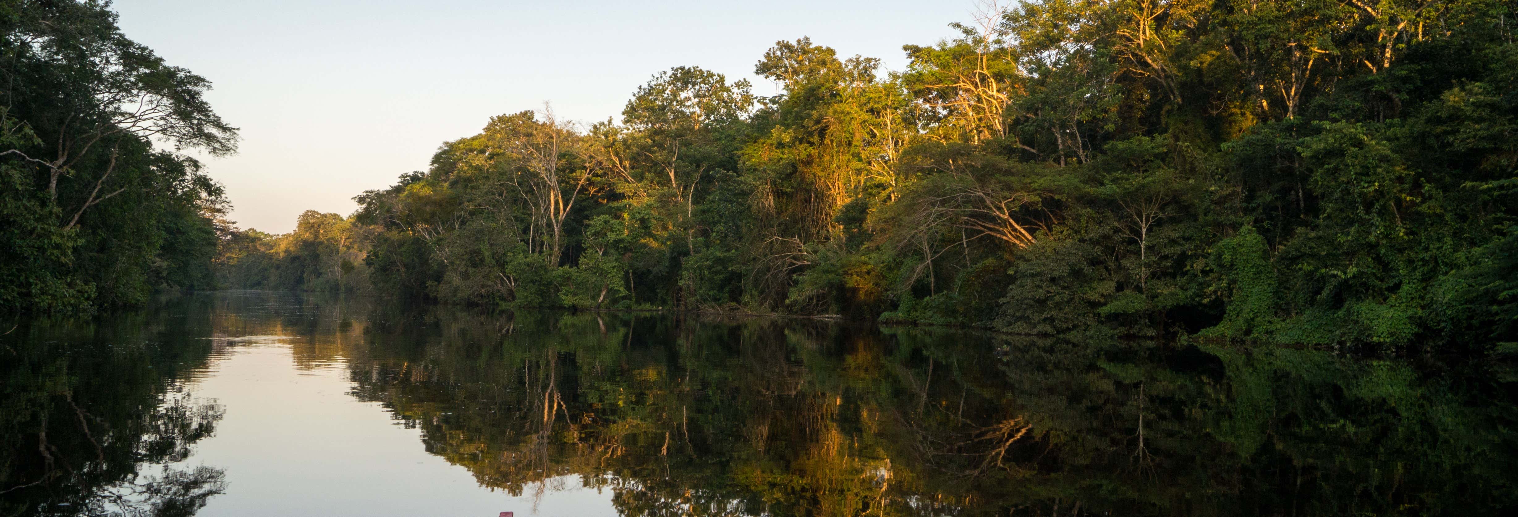 Passeio de barco pelos lagos de Tarapoto