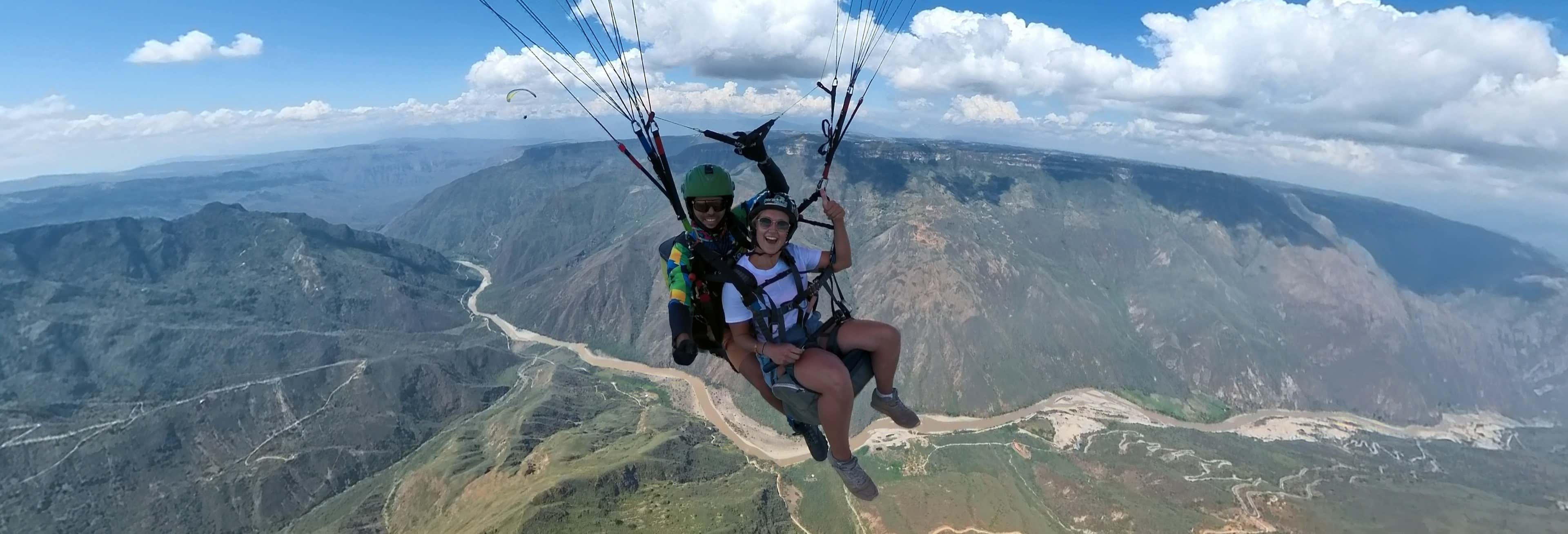 Vuelo en parapente por el Cañón del Chicamocha