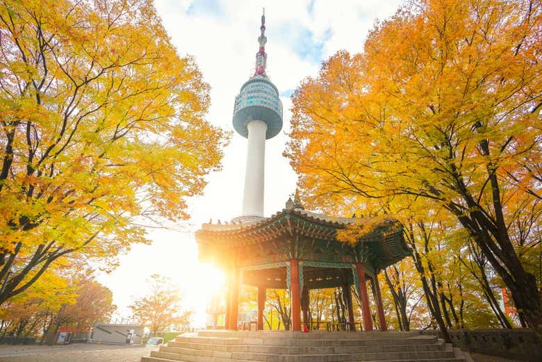 Seoul Tower and Korean War Memorial Museum Tour - Civitatis.com