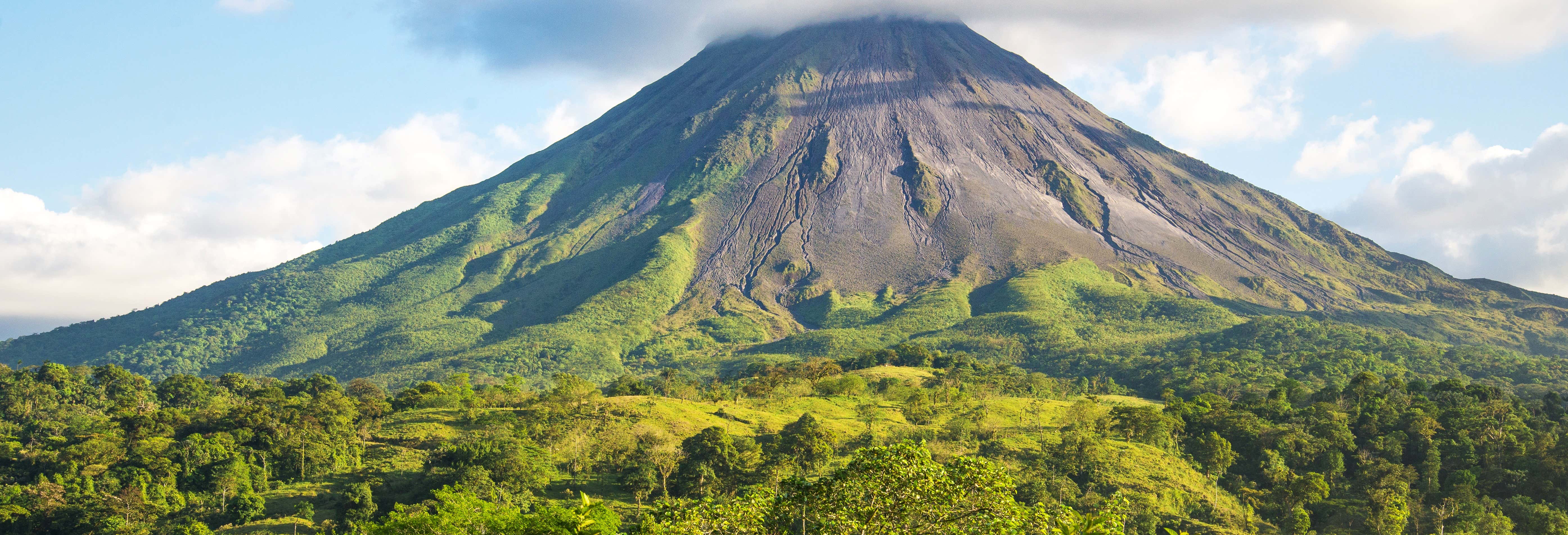 Excursión al volcán Arenal + Aguas termales