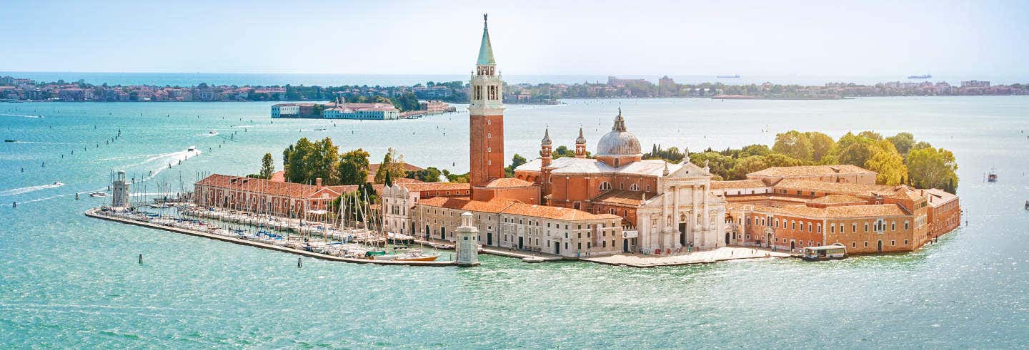 Ferry a Venecia ¡Descubre la ciudad a tu aire!