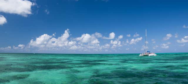 Excursión a Cayo Blanco en catamarán