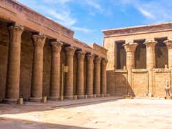 Interior del Templo de Edfu