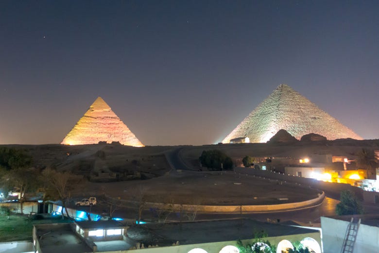 iluminacion-piramides-egipto.jpg