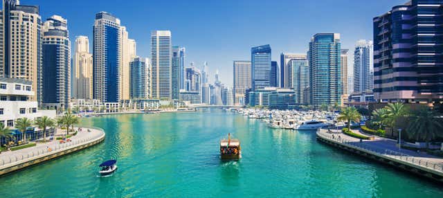 Passeio de barco por Dubai Marina + Burj Khalifa com jantar