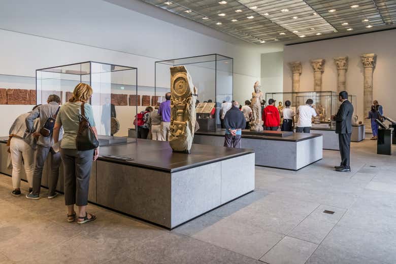 Percorrendo uma exposição do museu