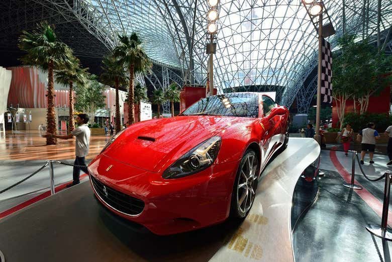 Excursion au Ferrari World Abu Dhabi depuis Dubaï