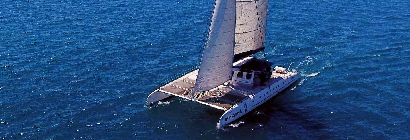 Balade en catamaran au coucher de soleil