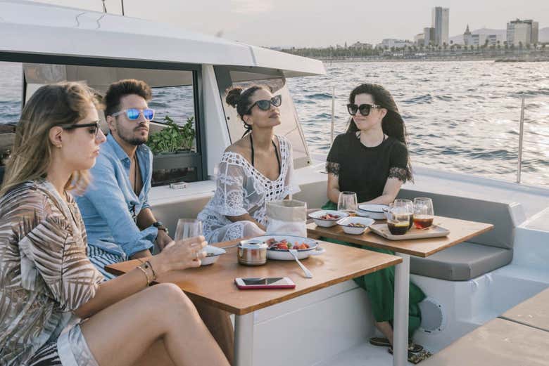 Navegando junto ao litoral de Barcelona