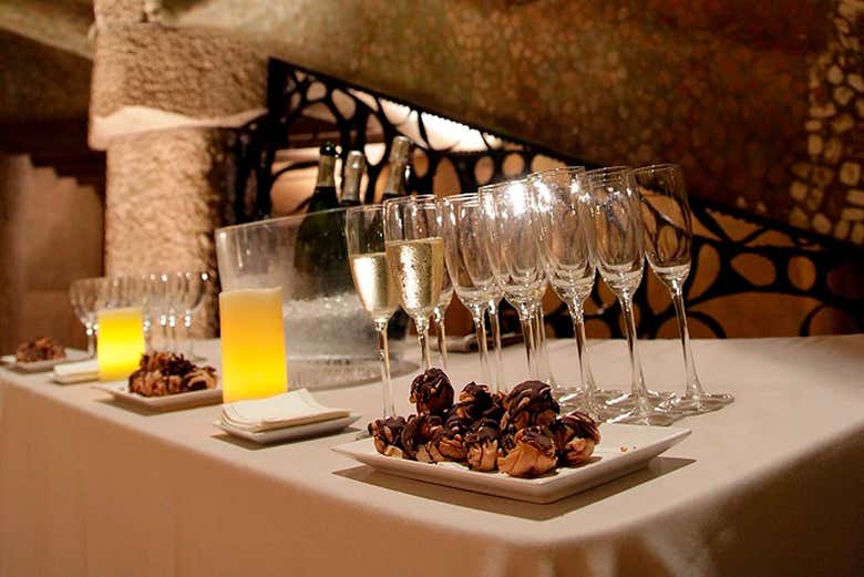 Brinde após o espetáculo em La Pedrera