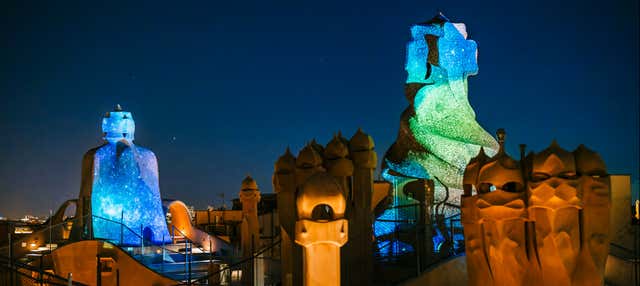 Visita nocturna y espectáculo en La Pedrera