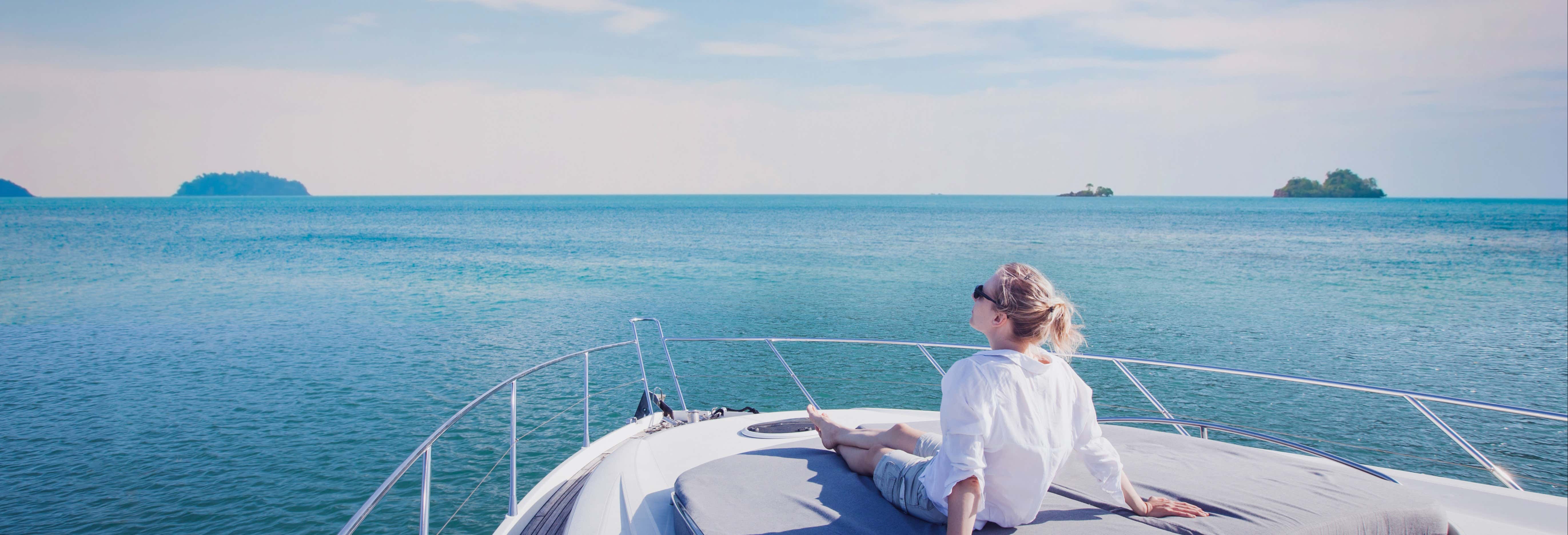 Paseo en barco por las calas de Cabo de Gata