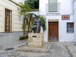 Estatua de Maimónides
