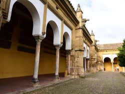 El patio de la mezquita