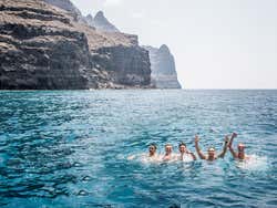 Desfrutando as águas da praia Güi Güi