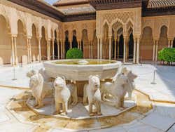 Patio de los Leones