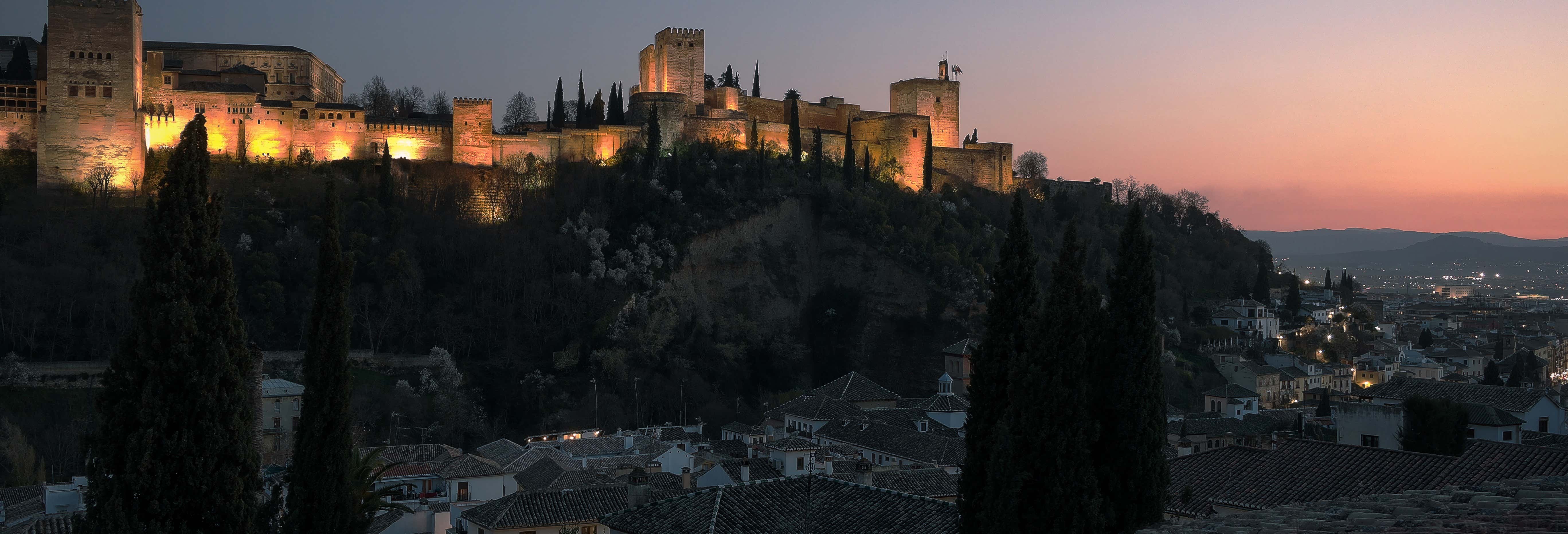 Tour de misterios y leyendas por Granada
