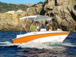 Passeando de lancha por Ibiza