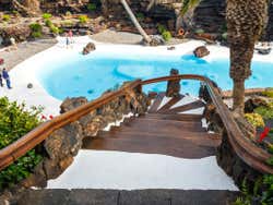 Entrada a la piscina de los Jameos del Agua
