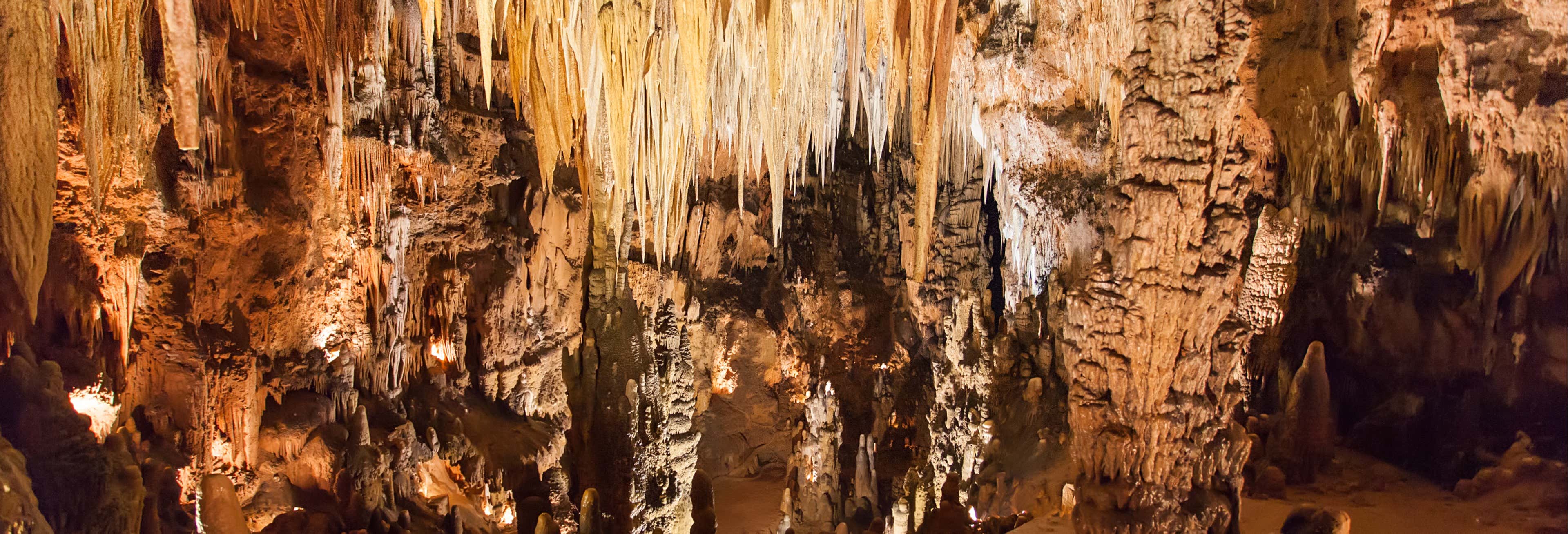 Excursión a la Cueva de Valporquero