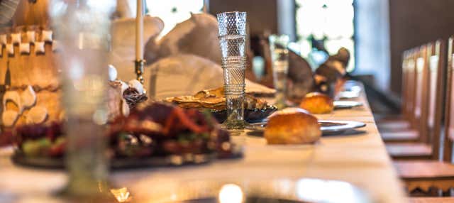 Cena con espectáculo en castillo medieval