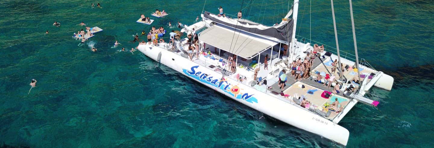 Paseo en catamarán por la Costa Brava