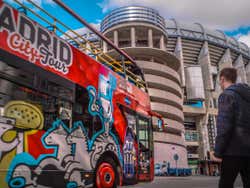Autobus turistico allo stadio Santiago Bernabéu