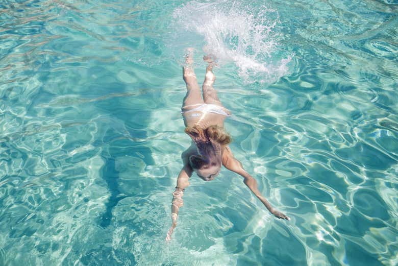 Nadando em Cala Vella