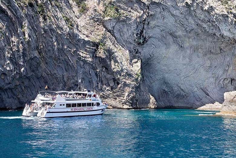 Barco de visão submarina em Formentor