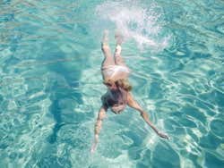 Nadando em Cala Vella