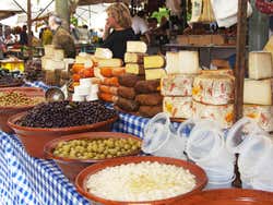 Banca gastronômica em um mercado típico maiorquino