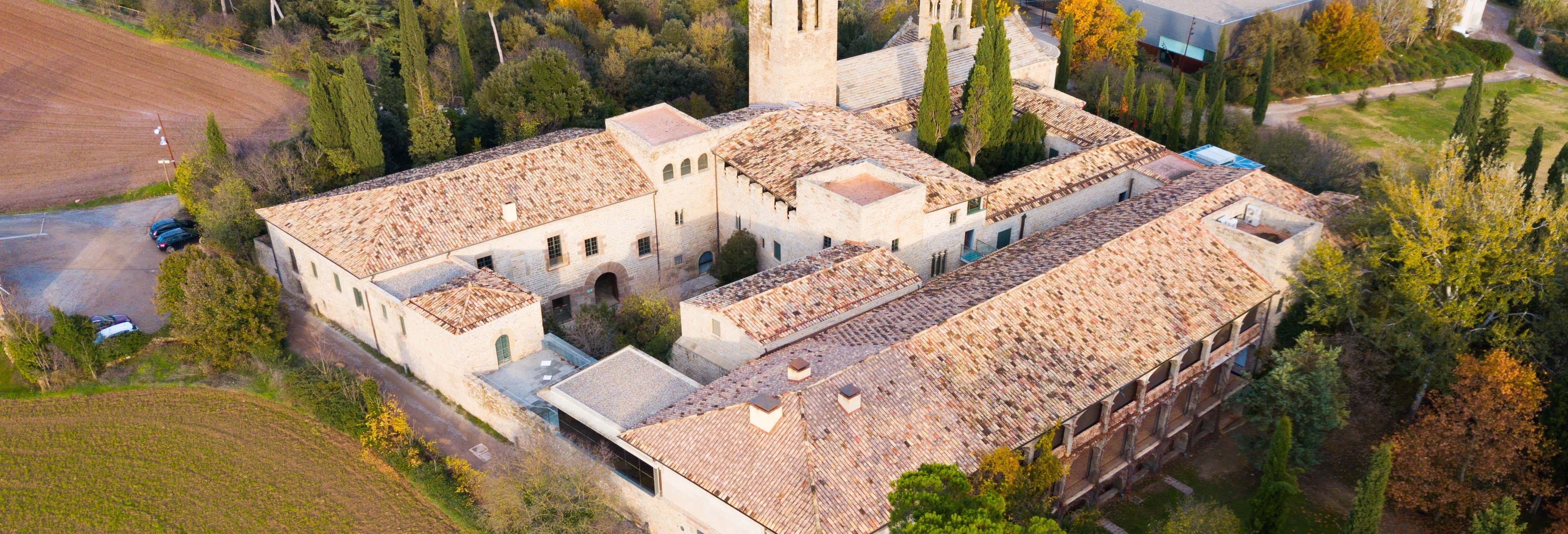 Visite médiévale dans le Monastère de Sant Benet
