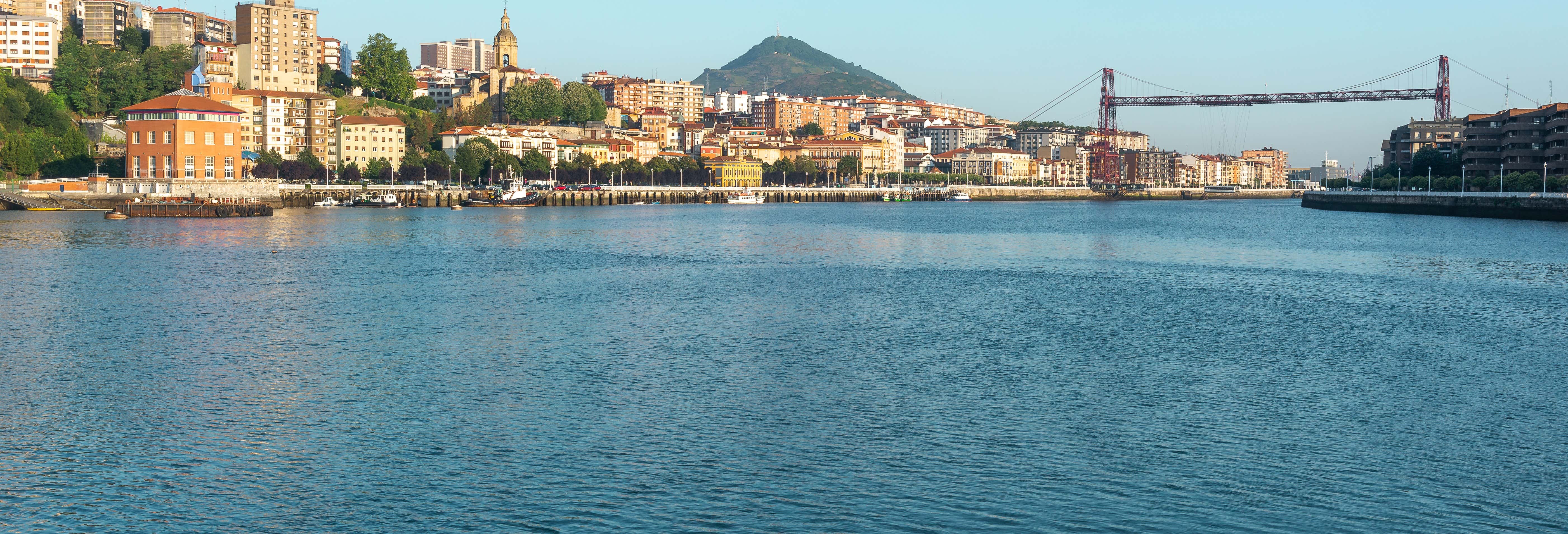 Barco turístico pela Baía do Abra