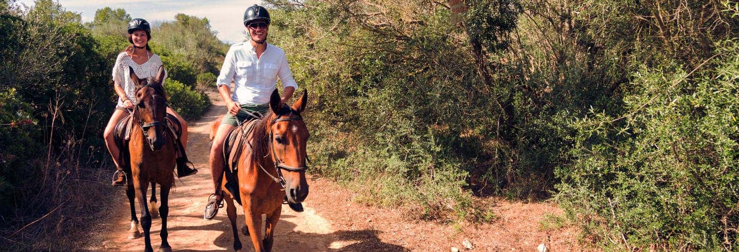 Paseo a caballo por Punta Entinas Sabinar