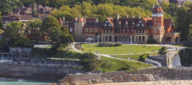 Tour por los parques y palacios de San Sebastián