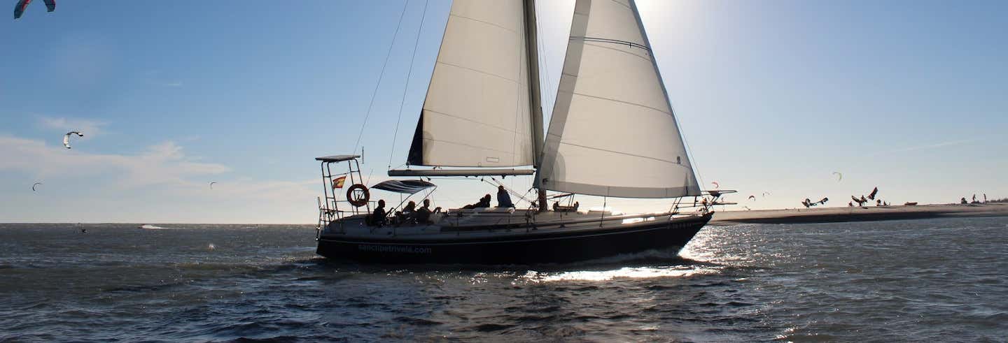 Paseo en velero privado por Sancti Petri