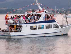 Barco turístico de Santoña