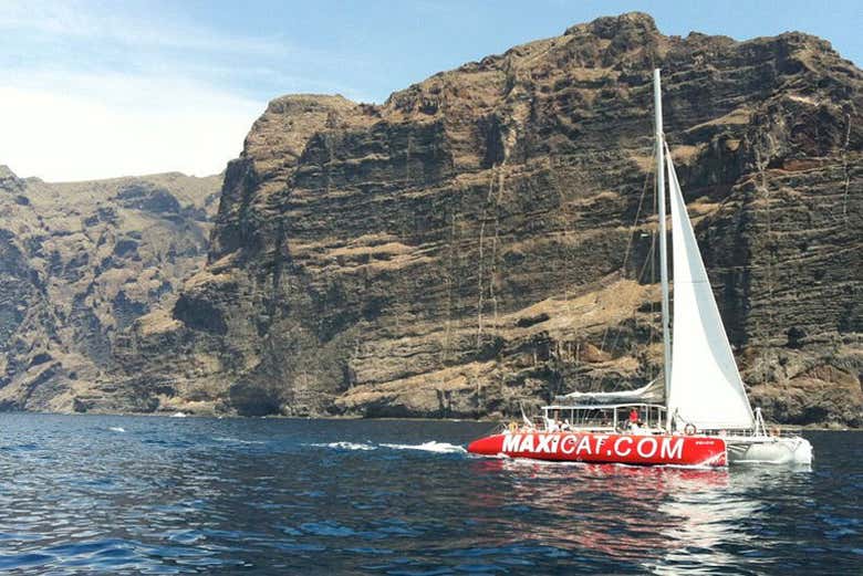 Passando pelas falésias de Los Gigantes