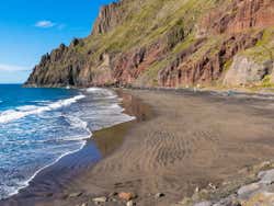 Las Gaviotas, playa de arena negra
