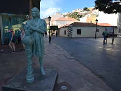 Escultura a Colón en La Gomera