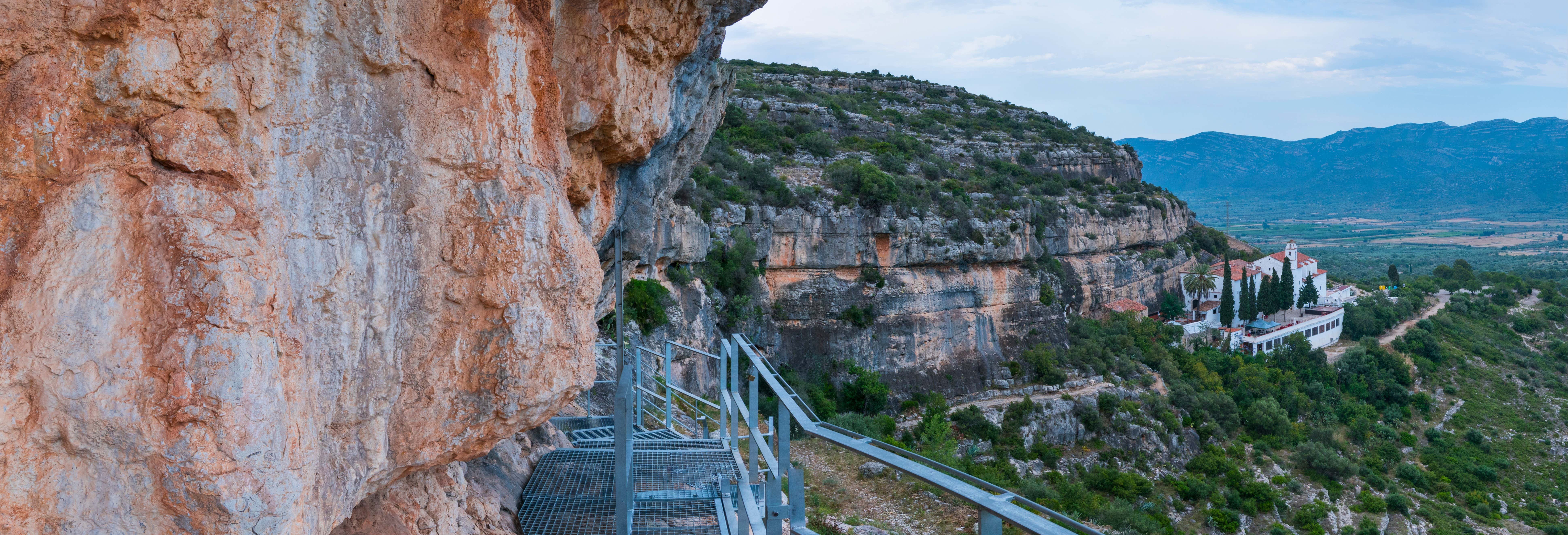 Tour por las pinturas rupestres de los Abrigos de la Ermita
