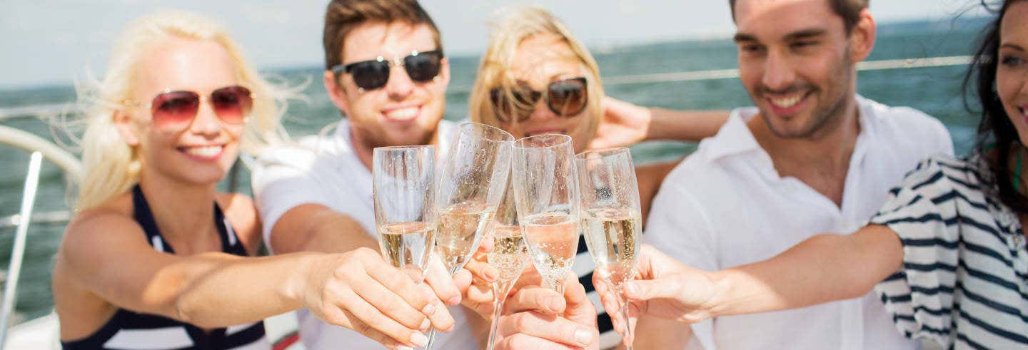 Fiesta en barco por Valencia con comida