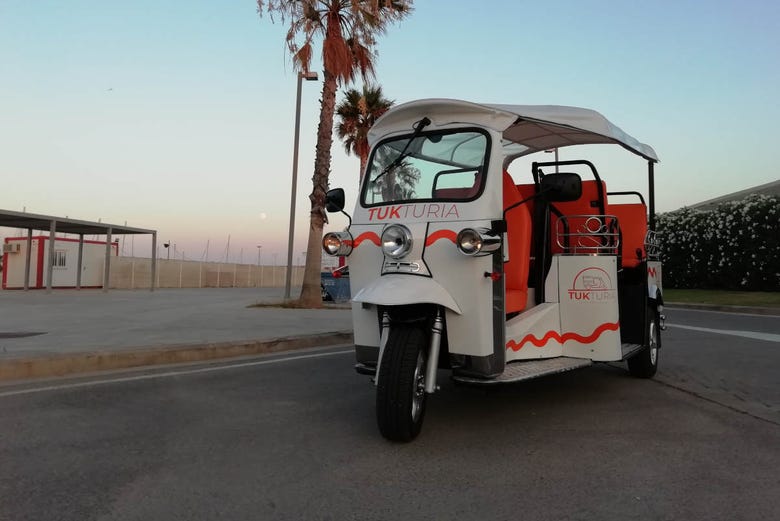 valencia spain tuk tuk tour